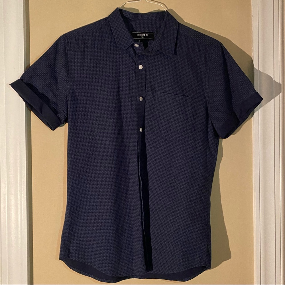 Patterned button up top